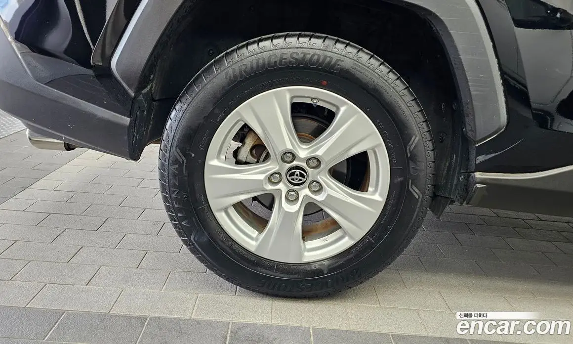 Toyota RAV4 2019 2.5 автомат (гидро), фото 5 Toyota RAV4 2019 2.5 автомат (гидро), фото 5