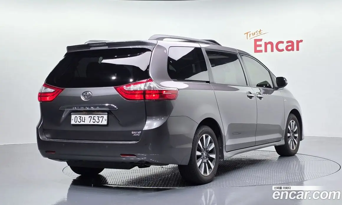 Toyota Sienna 2018 3.5 автомат (гидро), фото 2 Toyota Sienna 2018 3.5 автомат (гидро), фото 2