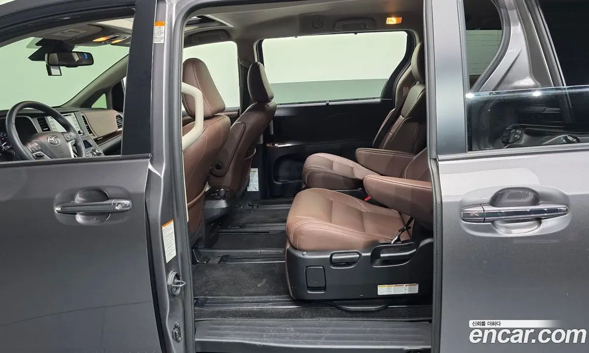 Toyota Sienna 2018 3.5 автомат (гидро), фото 18 Toyota Sienna 2018 3.5 автомат (гидро), фото 18