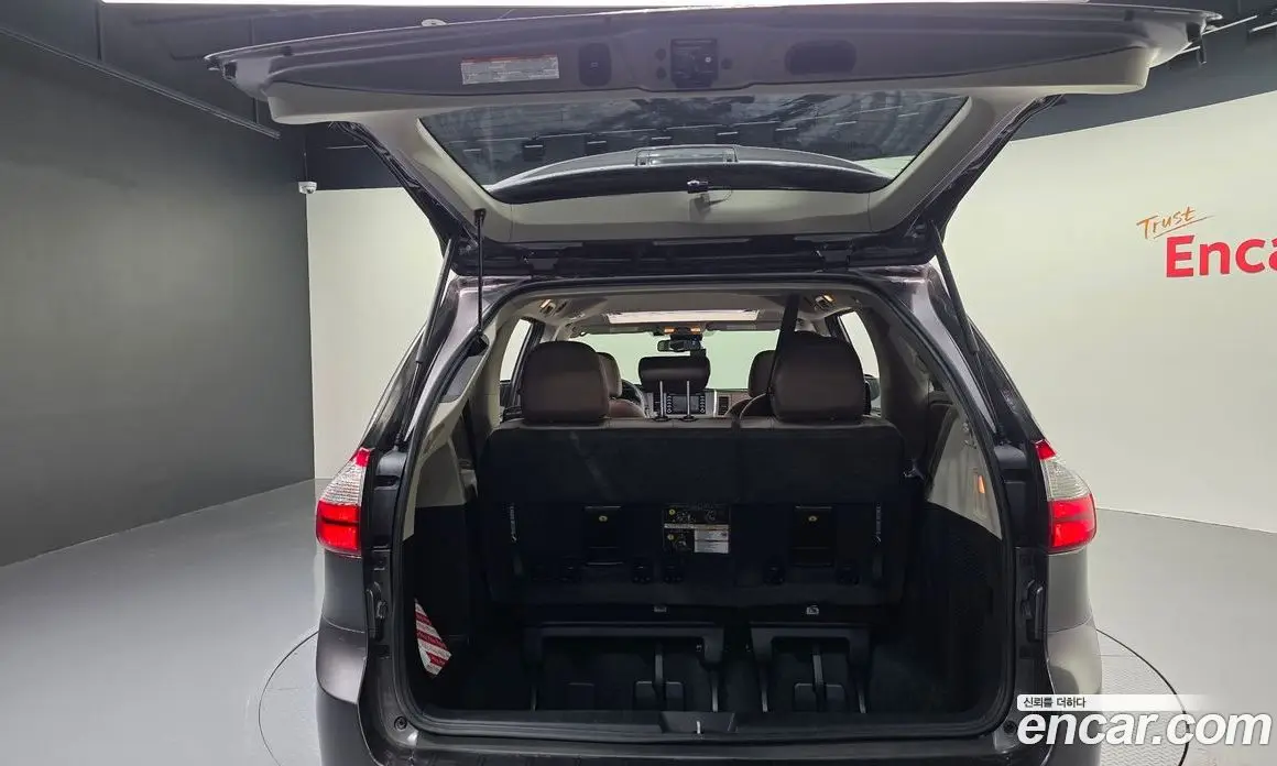 Toyota Sienna 2018 3.5 автомат (гидро), фото 33 Toyota Sienna 2018 3.5 автомат (гидро), фото 33