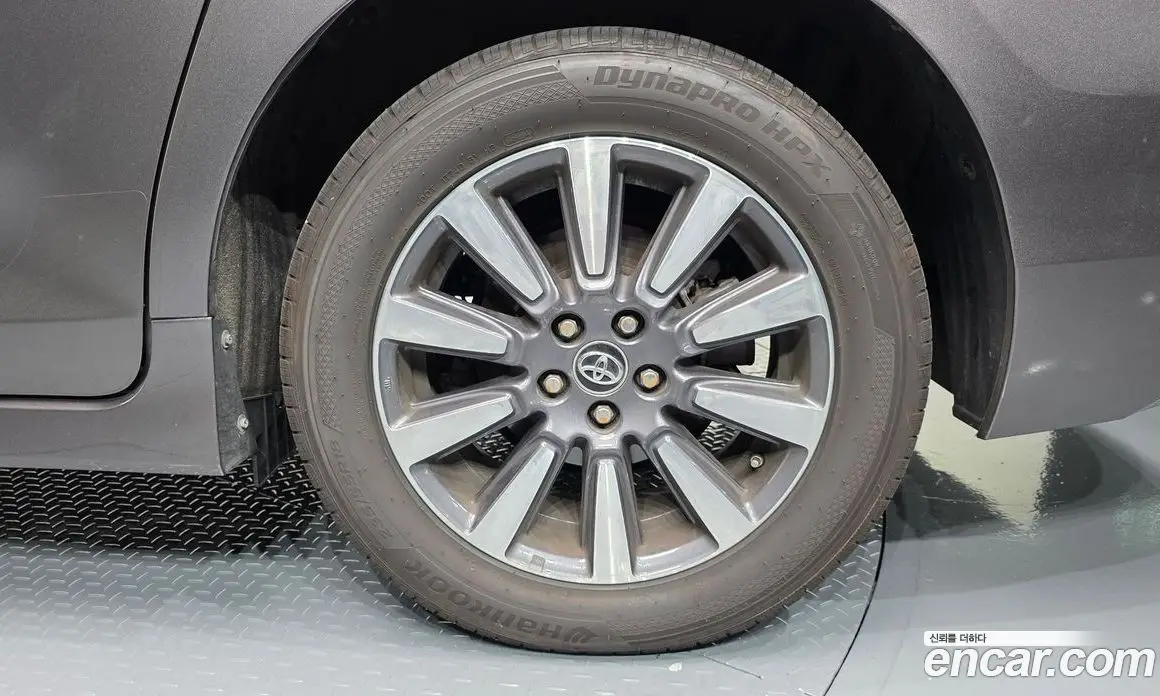 Toyota Sienna 2018 3.5 автомат (гидро), фото 7 Toyota Sienna 2018 3.5 автомат (гидро), фото 7
