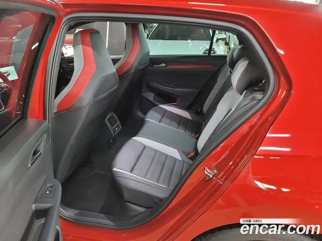 Volkswagen Golf 2023 2.0 автомат (гидро), миниатюра 11 Volkswagen Golf 2023 2.0 автомат (гидро), миниатюра 11