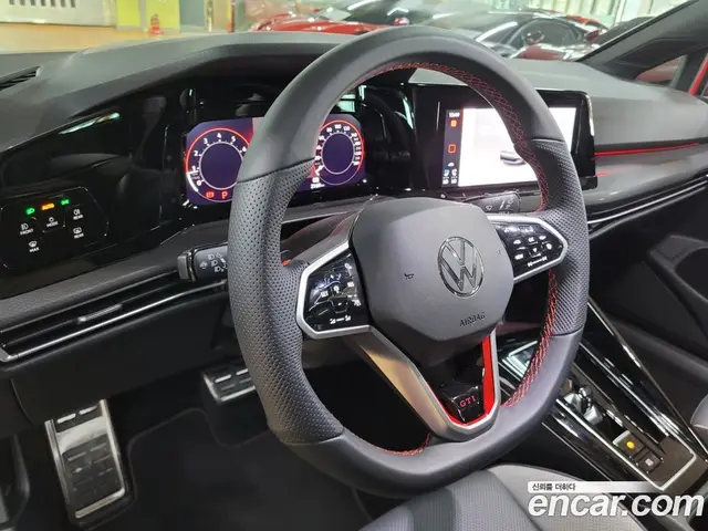 Volkswagen Golf 2023 2.0 автомат (гидро), миниатюра 12