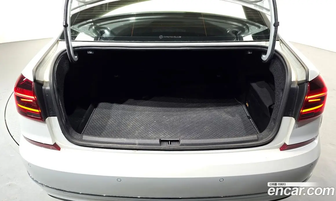 Volkswagen Passat 2018 2.0 автомат (гидро), фото 18 Volkswagen Passat 2018 2.0 автомат (гидро), фото 18