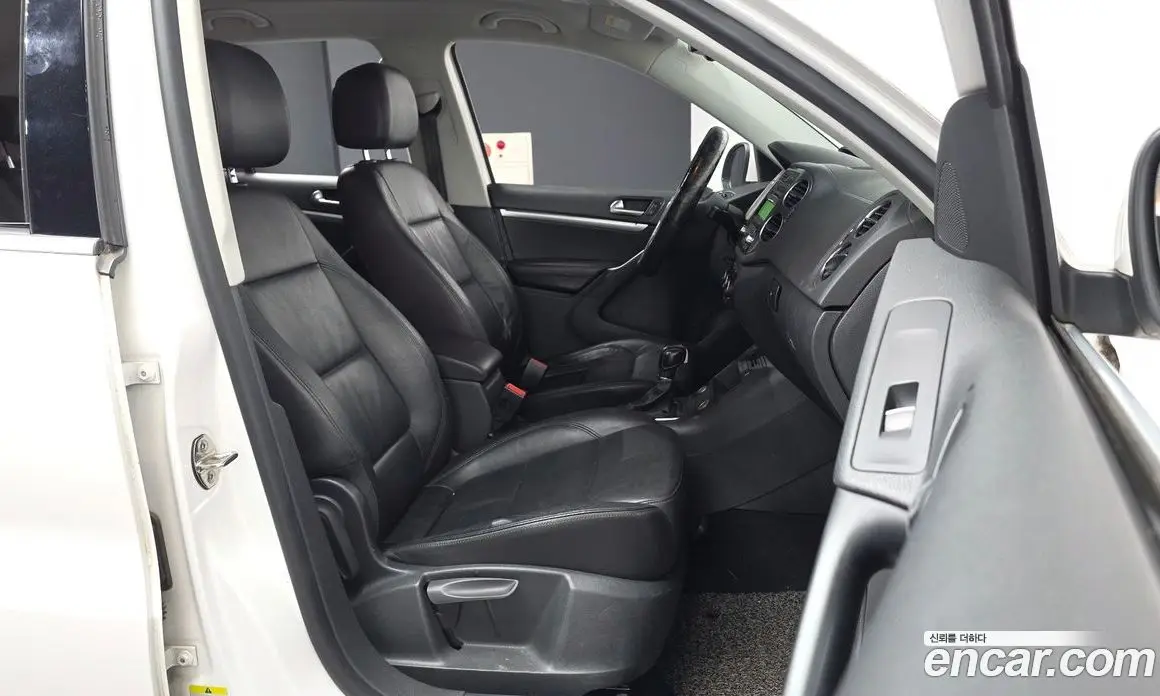 Volkswagen Tiguan 2013 2.0 автомат (гидро), фото 11 Volkswagen Tiguan 2013 2.0 автомат (гидро), фото 11