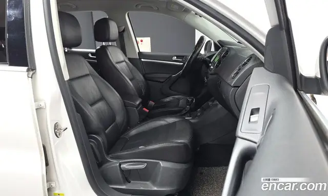 Volkswagen Tiguan 2013 2.0 автомат (гидро), миниатюра 11 Volkswagen Tiguan 2013 2.0 автомат (гидро), миниатюра 11