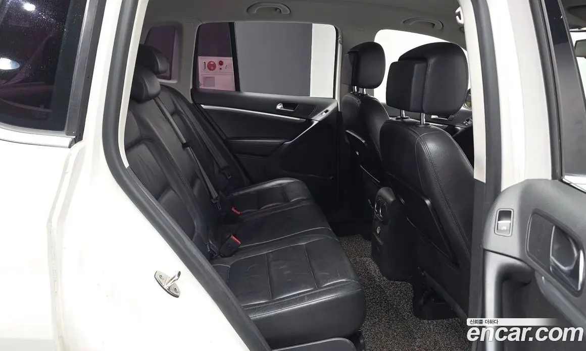 Volkswagen Tiguan 2013 2.0 автомат (гидро), фото 12 Volkswagen Tiguan 2013 2.0 автомат (гидро), фото 12