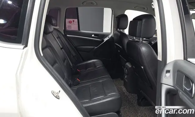 Volkswagen Tiguan 2013 2.0 автомат (гидро), миниатюра 12