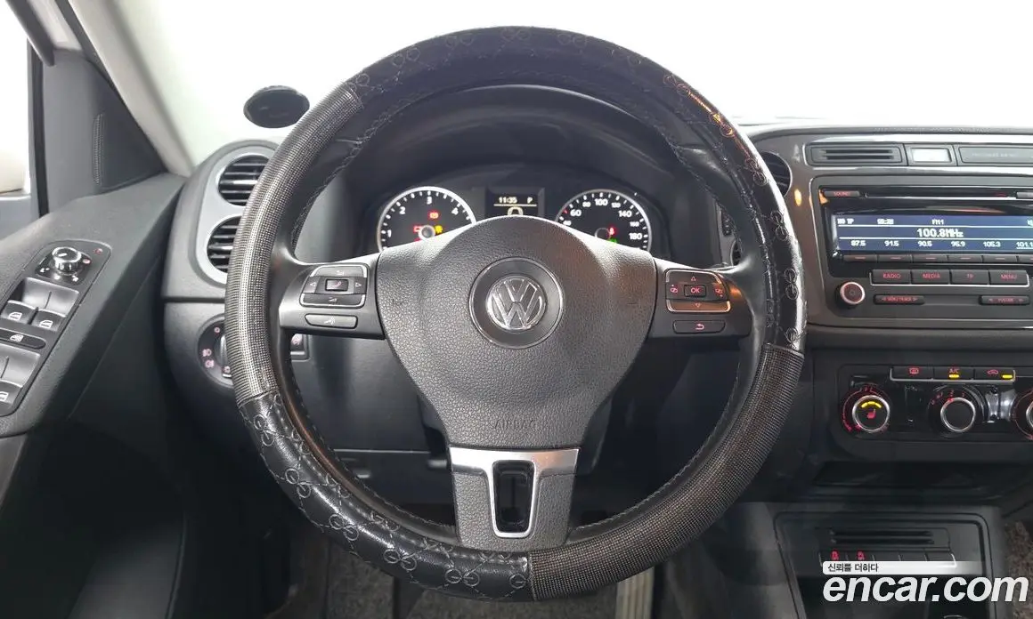 Volkswagen Tiguan 2013 2.0 автомат (гидро), фото 13 Volkswagen Tiguan 2013 2.0 автомат (гидро), фото 13