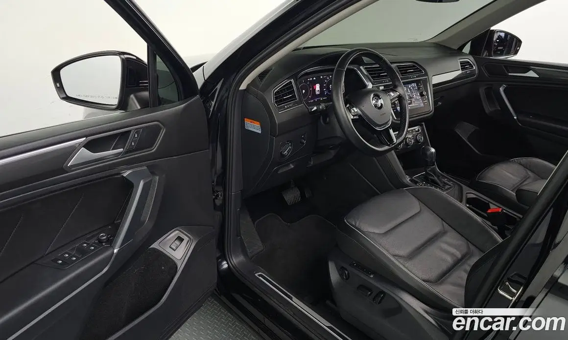 Volkswagen Tiguan 2020 2.0 автомат (гидро), фото 10 Volkswagen Tiguan 2020 2.0 автомат (гидро), фото 10