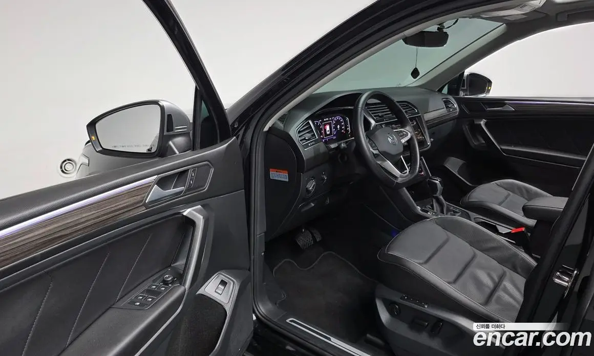 Volkswagen Tiguan 2023 2.0 автомат (гидро), фото 12 Volkswagen Tiguan 2023 2.0 автомат (гидро), фото 12