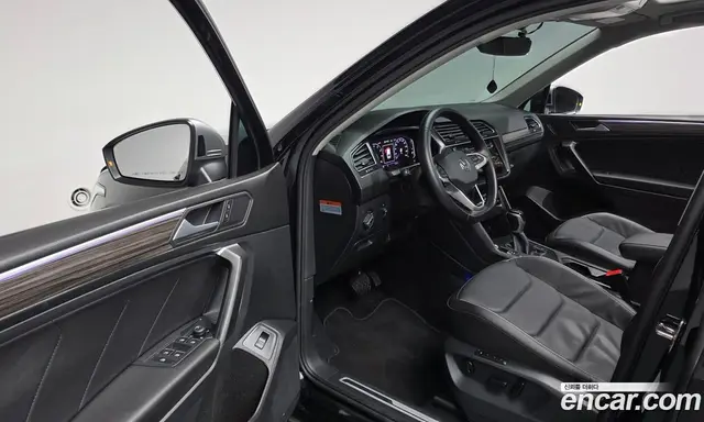 Volkswagen Tiguan 2023 2.0 автомат (гидро), миниатюра 12