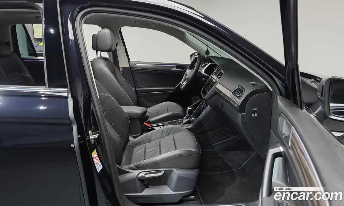 Volkswagen Tiguan 2023 2.0 автомат (гидро), фото 16 Volkswagen Tiguan 2023 2.0 автомат (гидро), фото 16