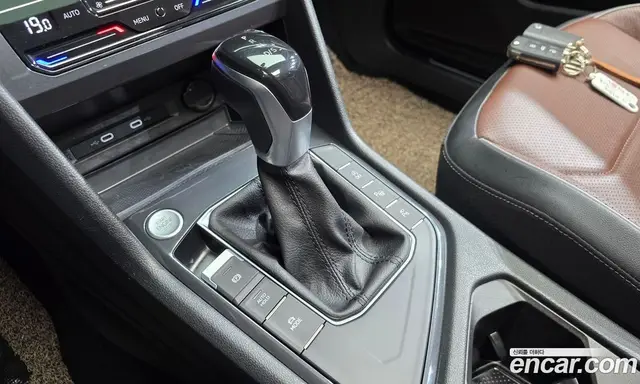 Volkswagen Tiguan 2023 2.0 автомат (гидро), миниатюра 11