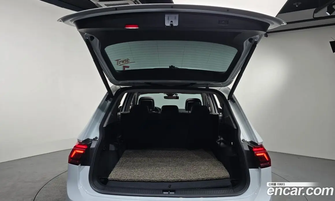 Volkswagen Tiguan 2023 2.0 автомат (гидро), фото 24