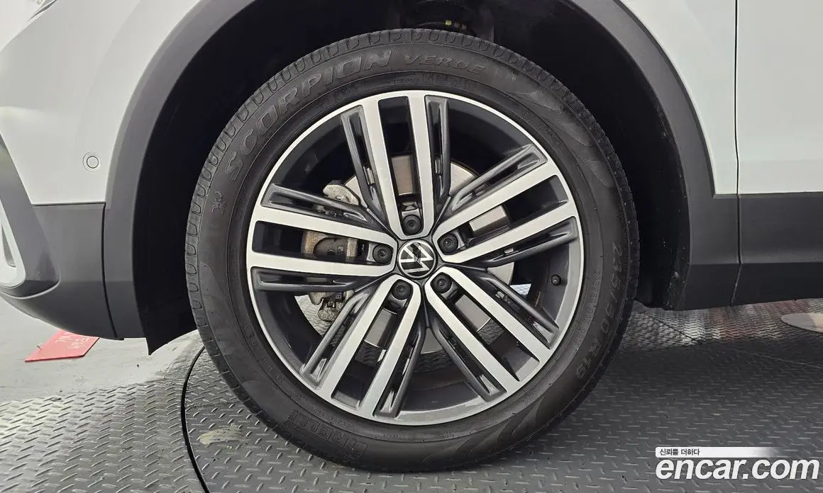 Volkswagen Tiguan 2023 2.0 автомат (гидро), фото 4