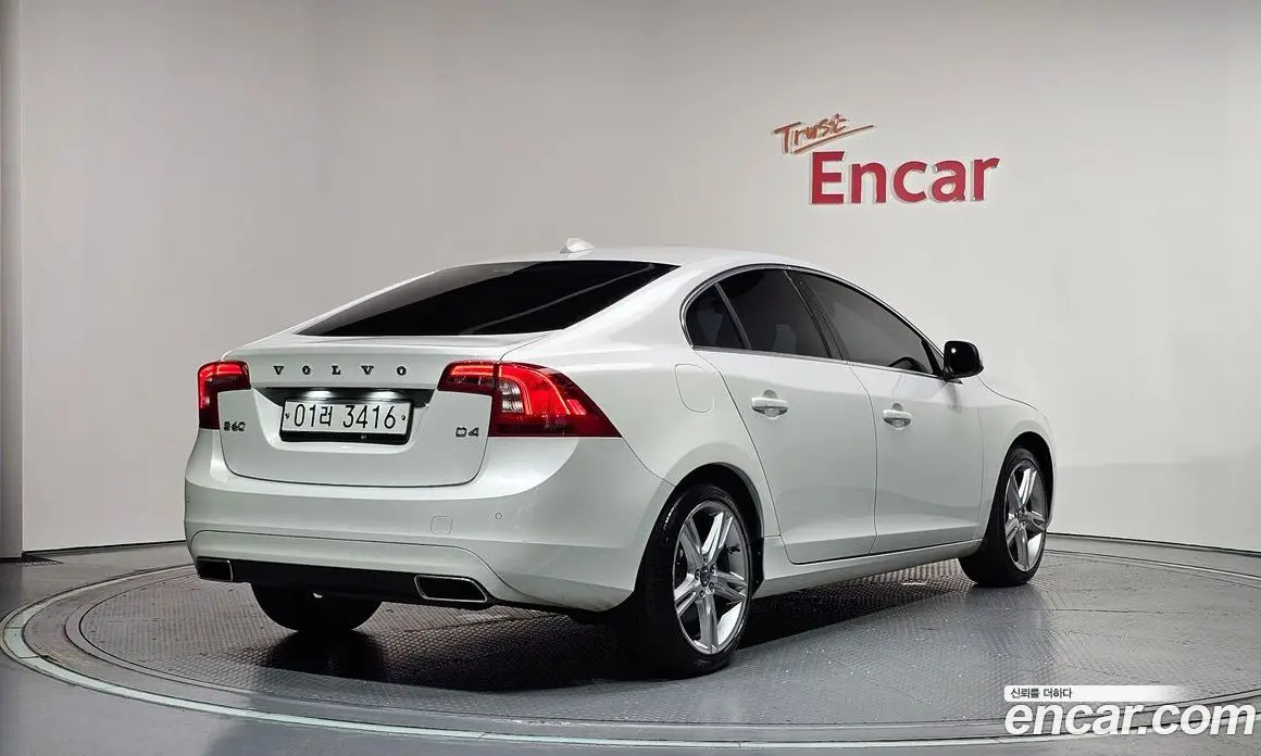 Volvo S60 2017 2.0 автомат (гидро), фото 2 Volvo S60 2017 2.0 автомат (гидро), фото 2