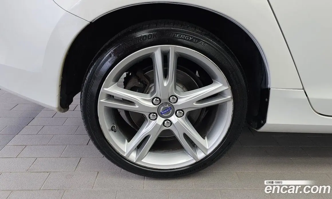 Volvo S60 2017 2.0 автомат (гидро), фото 5 Volvo S60 2017 2.0 автомат (гидро), фото 5