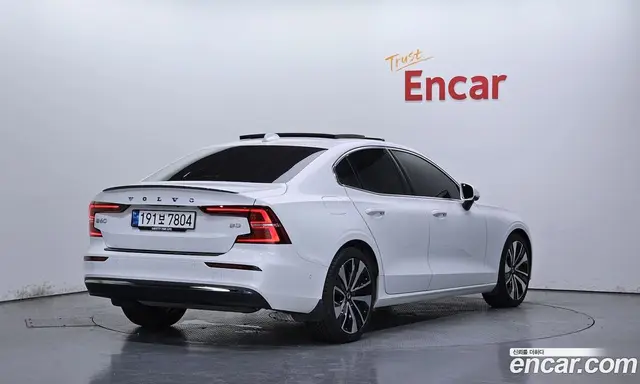 Volvo S60 2023 2.0 автомат (гидро), миниатюра 1 Volvo S60 2023 2.0 автомат (гидро), миниатюра 1