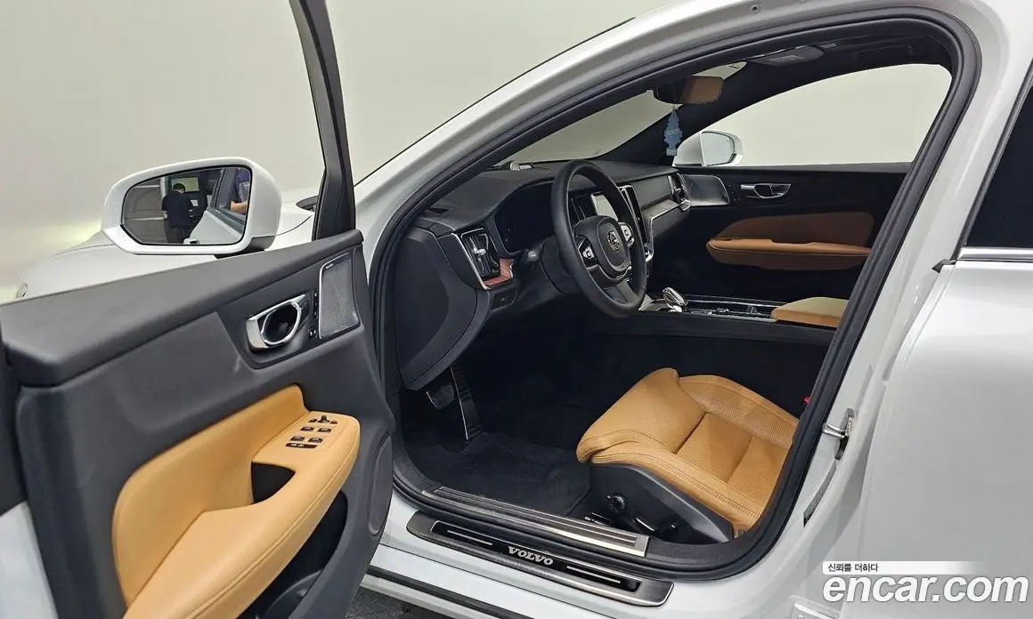 Volvo S60 2023 2.0 автомат (гидро), фото 12 Volvo S60 2023 2.0 автомат (гидро), фото 12