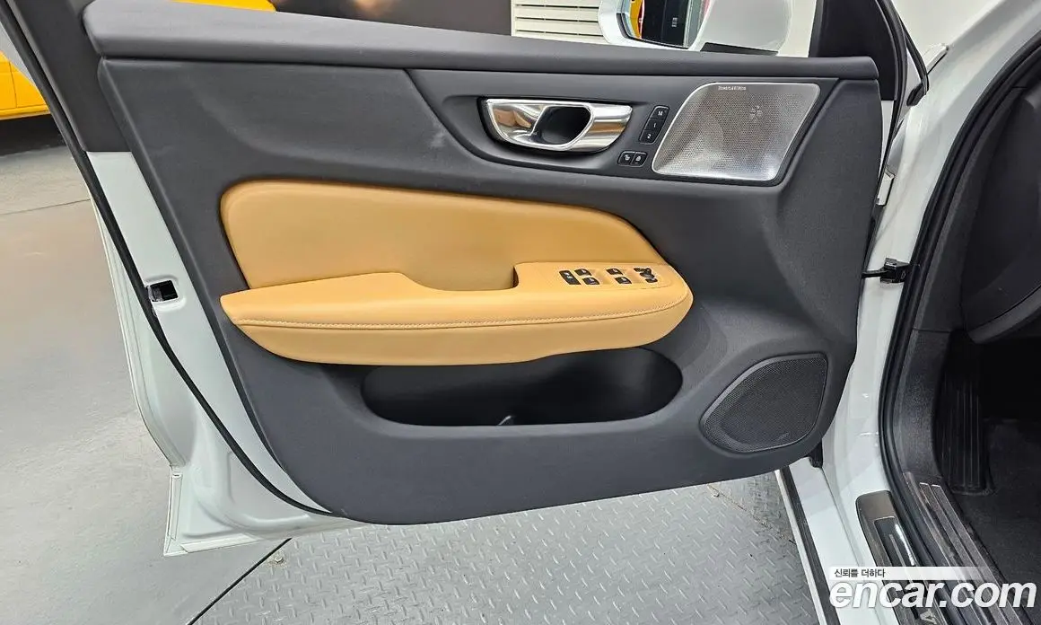 Volvo S60 2023 2.0 автомат (гидро), фото 13 Volvo S60 2023 2.0 автомат (гидро), фото 13