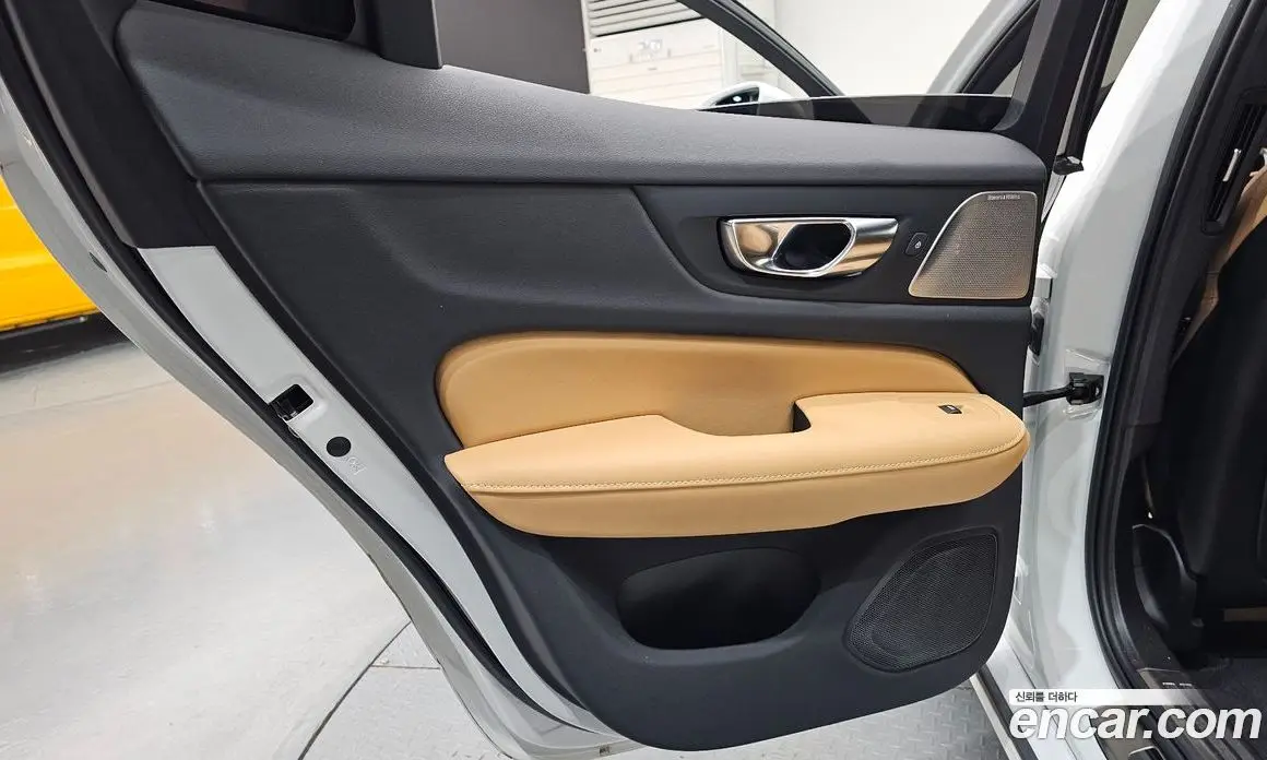 Volvo S60 2023 2.0 автомат (гидро), фото 14 Volvo S60 2023 2.0 автомат (гидро), фото 14