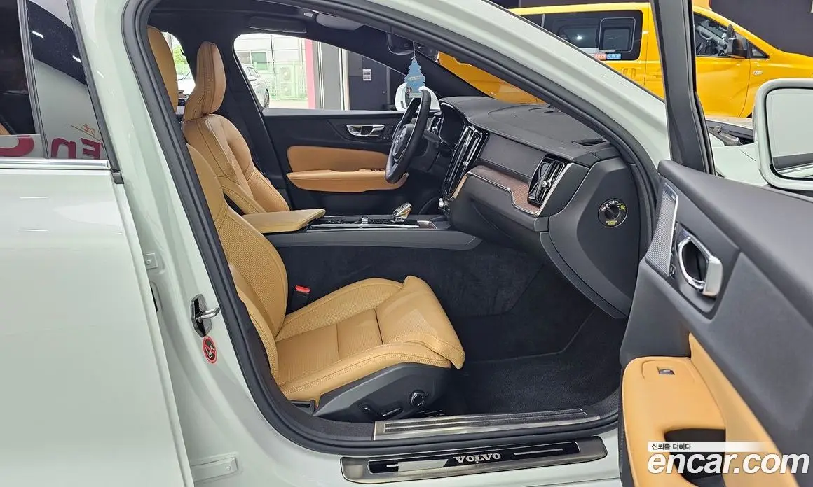 Volvo S60 2023 2.0 автомат (гидро), фото 16 Volvo S60 2023 2.0 автомат (гидро), фото 16