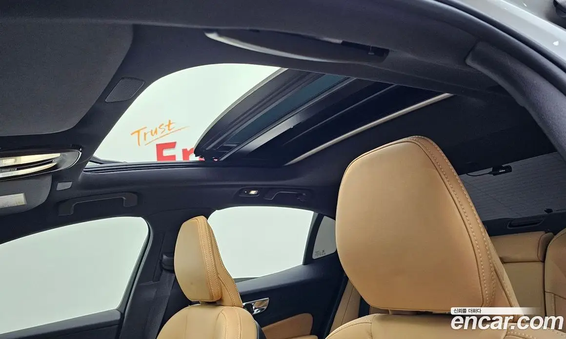 Volvo S60 2023 2.0 автомат (гидро), фото 26 Volvo S60 2023 2.0 автомат (гидро), фото 26