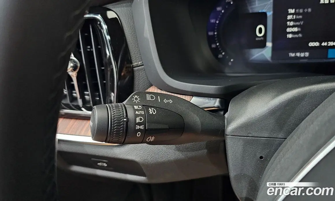 Volvo S60 2023 2.0 автомат (гидро), фото 28 Volvo S60 2023 2.0 автомат (гидро), фото 28