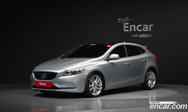 Volvo V40, 2016, 93 180 км