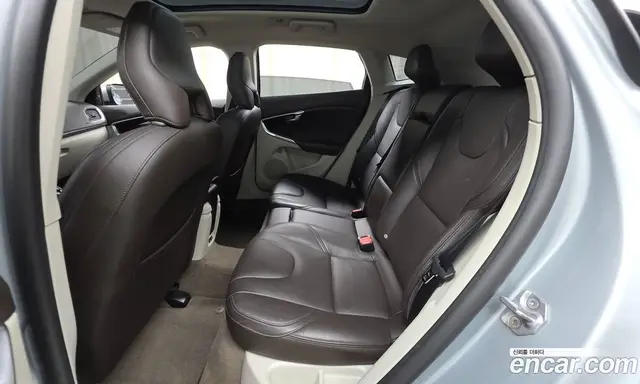 Volvo V40 2016 2.0 автомат (гидро), миниатюра 12
