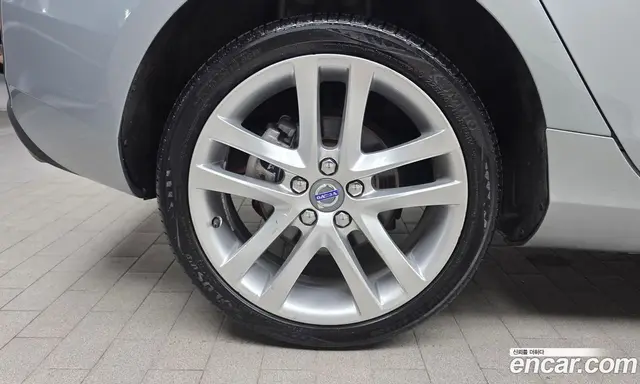 Volvo V40 2016 2.0 автомат (гидро), миниатюра 5 Volvo V40 2016 2.0 автомат (гидро), миниатюра 5