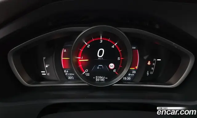 Volvo V40 2016 2.0 автомат (гидро), миниатюра 8 Volvo V40 2016 2.0 автомат (гидро), миниатюра 8