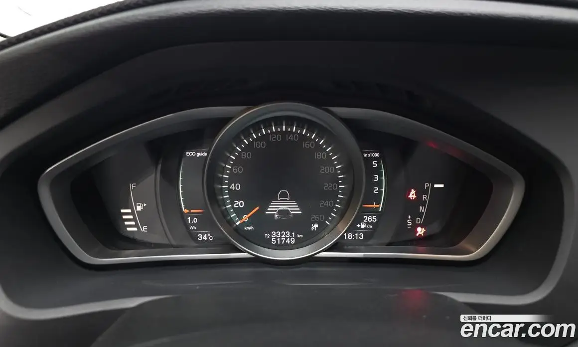 Volvo V40 2018 2.0 автомат (гидро), фото 11 Volvo V40 2018 2.0 автомат (гидро), фото 11