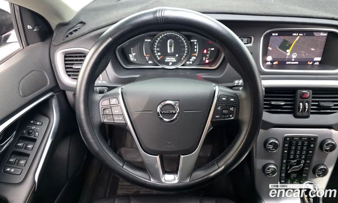 Volvo V40 2018 2.0 автомат (гидро), фото 19 Volvo V40 2018 2.0 автомат (гидро), фото 19
