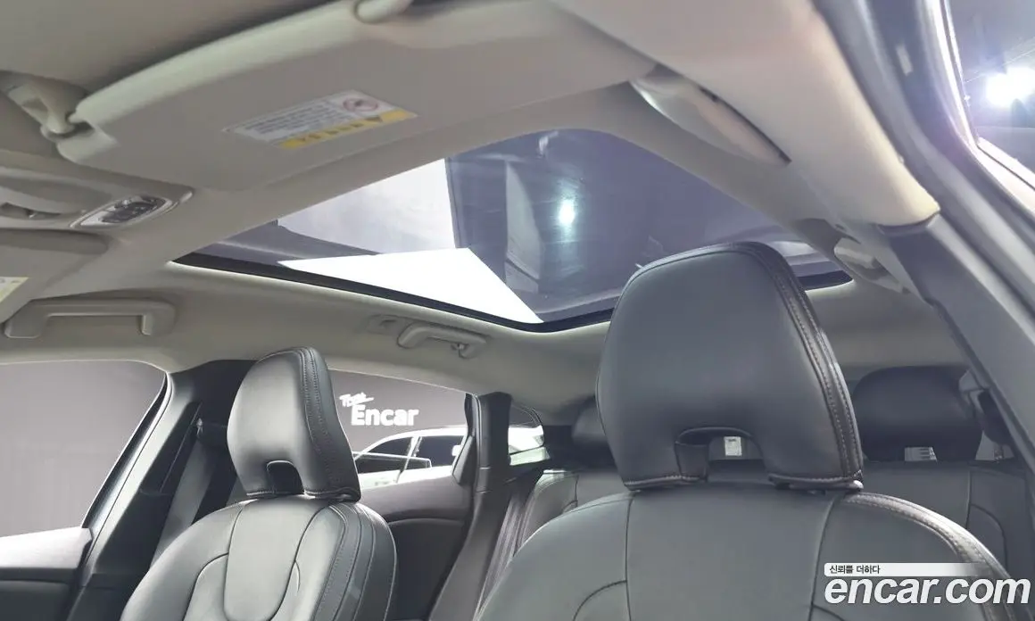 Volvo V40 2018 2.0 автомат (гидро), фото 22 Volvo V40 2018 2.0 автомат (гидро), фото 22