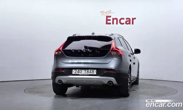 Volvo V40 2018 2.0 автомат (гидро), миниатюра 4 Volvo V40 2018 2.0 автомат (гидро), миниатюра 4