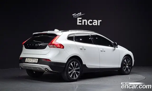 Volvo V40 2019 2.0 АКПП, миниатюра 2