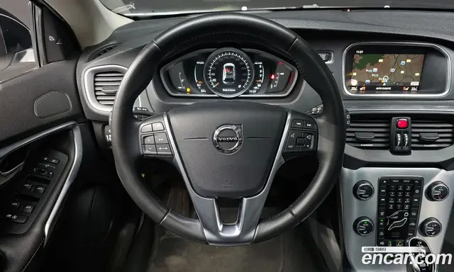 Volvo V40 2019 2.0 автомат (гидро), миниатюра 12