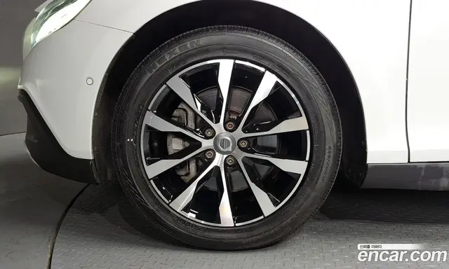 Volvo V40 2019 2.0 АКПП, миниатюра 5