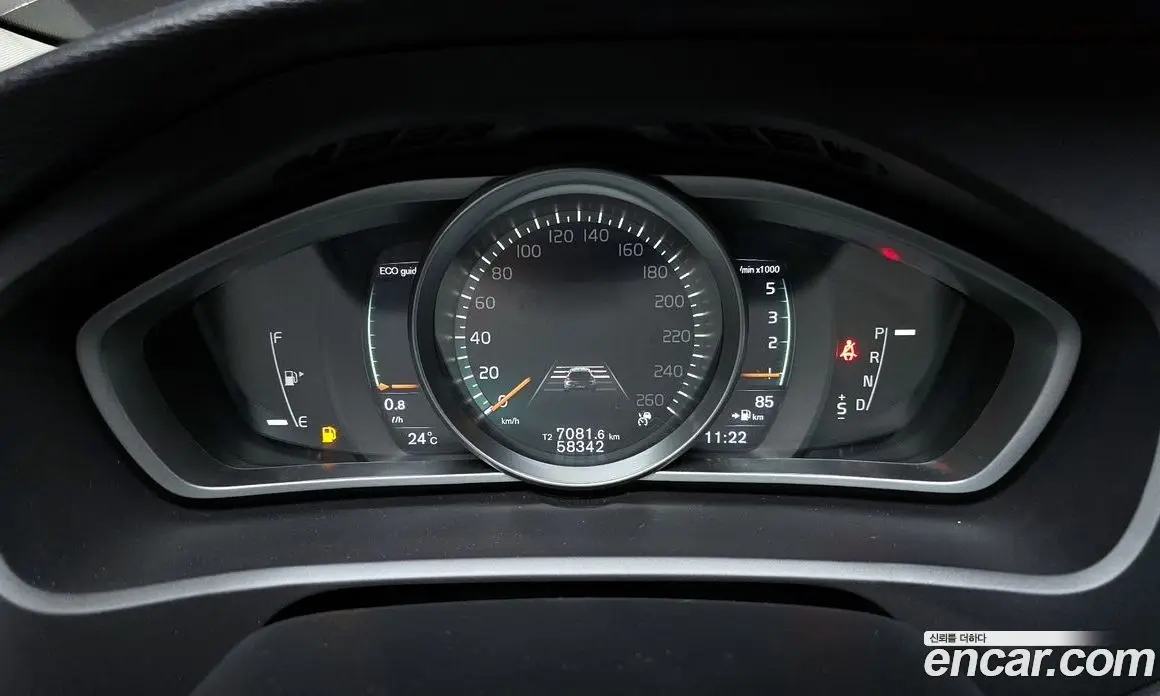 Volvo V40 2019 2.0 АКПП, фото 8