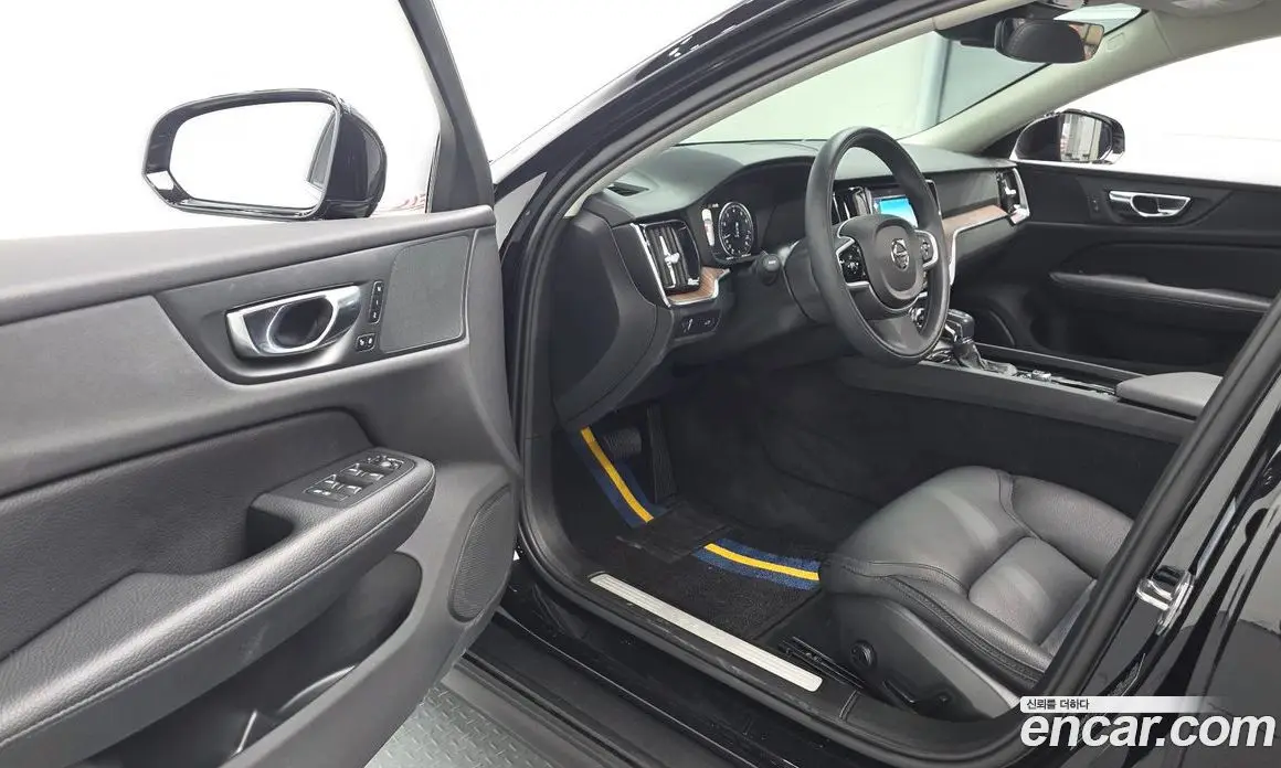 Volvo V60 2019 2.0 автомат (гидро), фото 12 Volvo V60 2019 2.0 автомат (гидро), фото 12