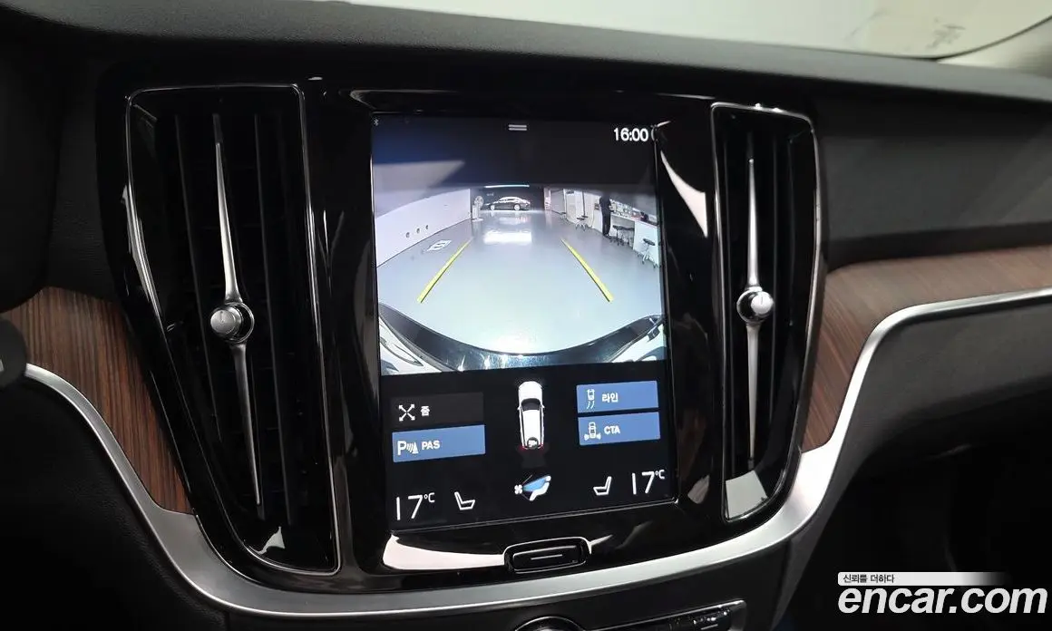 Volvo V60 2019 2.0 автомат (гидро), фото 19 Volvo V60 2019 2.0 автомат (гидро), фото 19