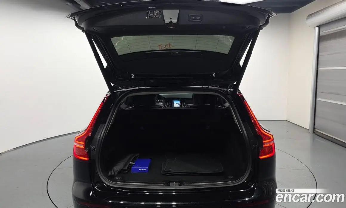 Volvo V60 2019 2.0 автомат (гидро), фото 25 Volvo V60 2019 2.0 автомат (гидро), фото 25