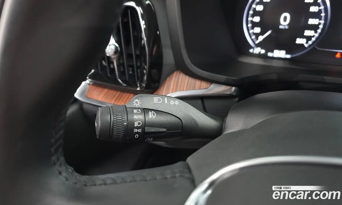Volvo V60 2019 2.0 автомат (гидро), фото 27 Volvo V60 2019 2.0 автомат (гидро), фото 27