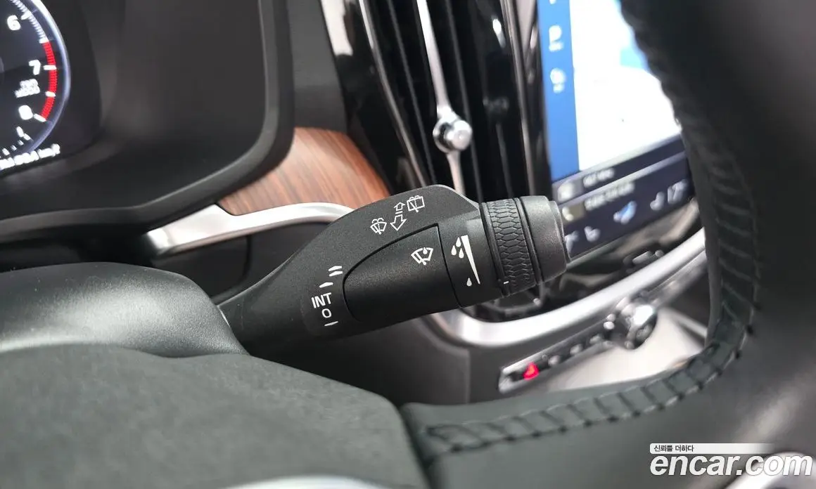 Volvo V60 2019 2.0 автомат (гидро), фото 28 Volvo V60 2019 2.0 автомат (гидро), фото 28