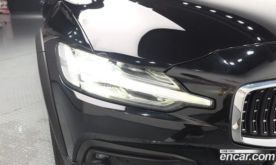 Volvo V60 2019 2.0 автомат (гидро), фото 7 Volvo V60 2019 2.0 автомат (гидро), фото 7