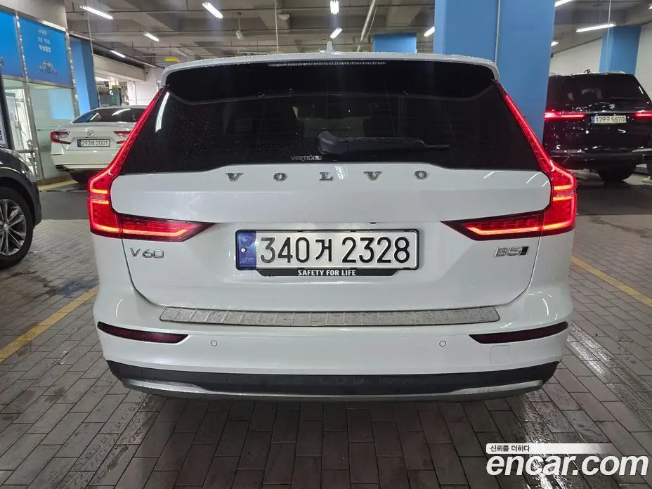 Volvo V60 2023 2.0 автомат (гидро), фото 5 Volvo V60 2023 2.0 автомат (гидро), фото 5