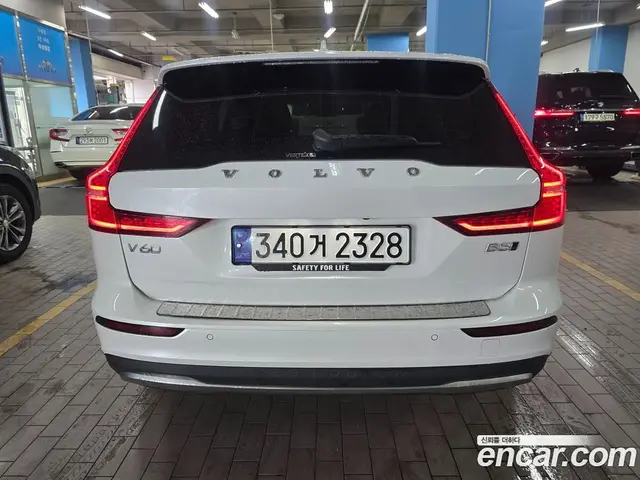 Volvo V60 2023 2.0 автомат (гидро), миниатюра 5 Volvo V60 2023 2.0 автомат (гидро), миниатюра 5