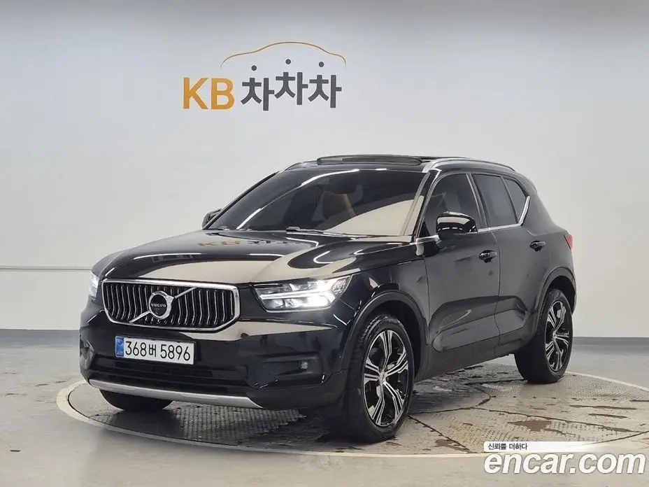 Volvo XC40 2021 2.0 автомат (гидро), фото 1 Volvo XC40 2021 2.0 автомат (гидро), фото 1
